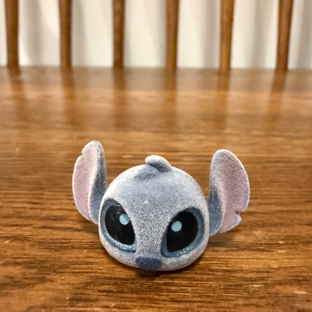 Disney Doorables Academy Series - STITCH (Flocked/Fuzzy) Rare Mini Figure
